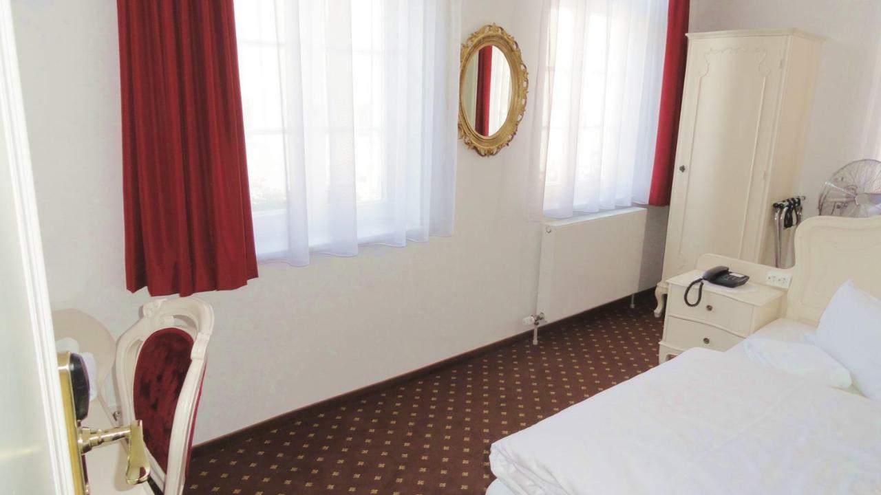 Hotel Einhorn Schwäbisch Gmünd Exteriör bild